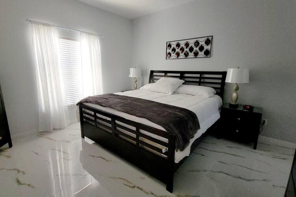 Beautiful, In A Gated Community Hébergement de vacances Kissimmee